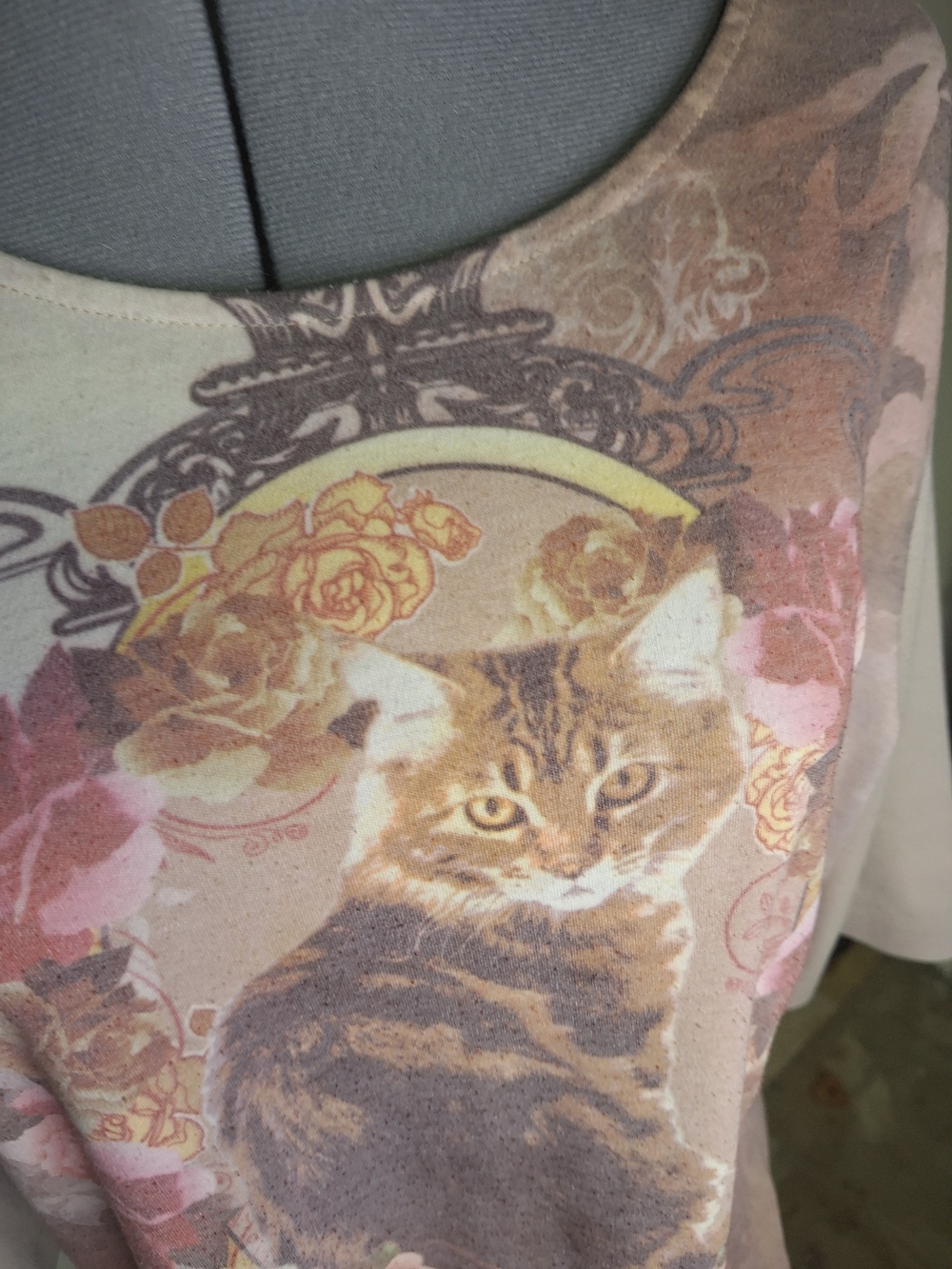 Bon Worth Cat Graphic Tee in Beige, Pink and Brown    Size Sp